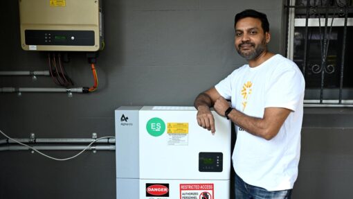 ROOFTOP SOLAR BATTERY FEATURE