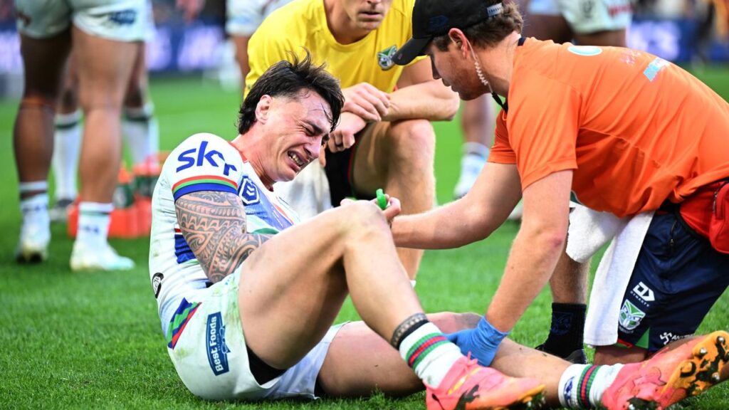 Warriors fullback Charnze Nicoll-Klokstad will be out of action for a month with his knee injury.
