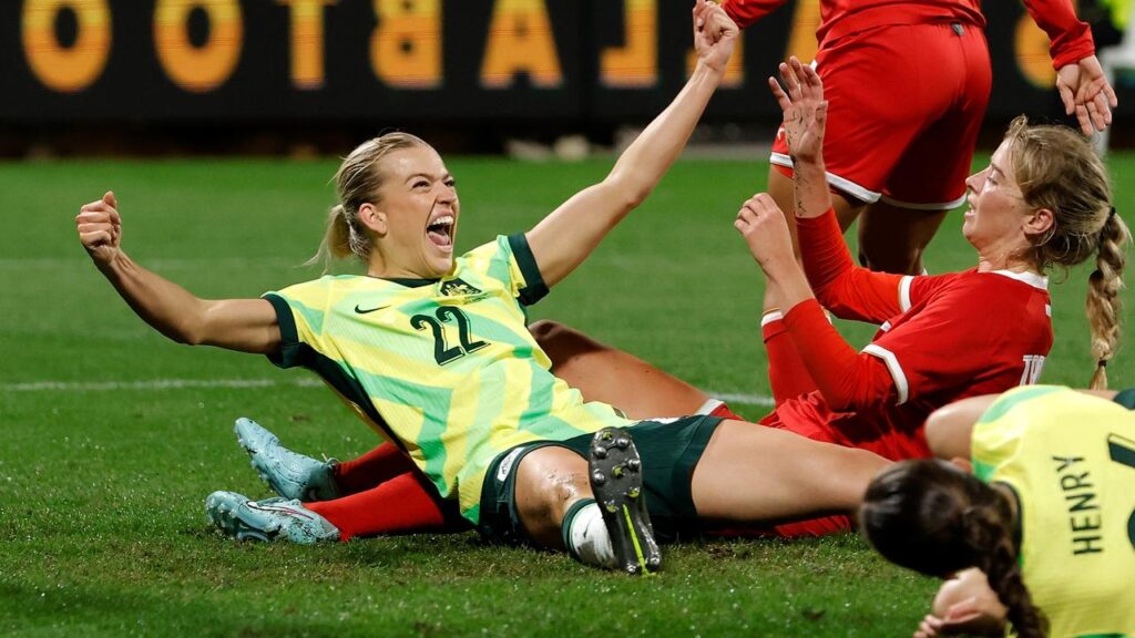 Charli Grant’s late goal has given Australia a 3-2 win over Panama in their friendly in Perth.
