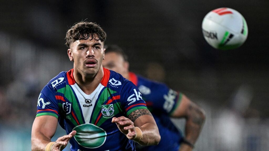 Chanel Harris-Tavita crossed for two tries as the Warriors reasserted their home dominance.