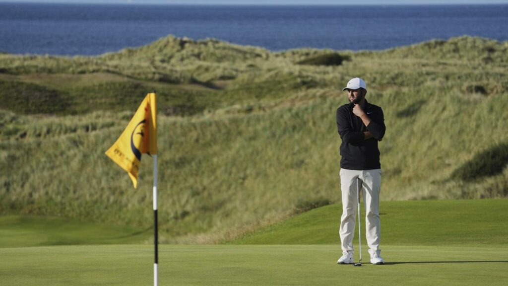 Scottie Scheffler in a world of his own, leading the Open by four shots going into the last round.