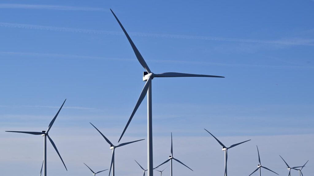 Onshore wind and battery projects remain the most popular renewable energy investment opportunities.