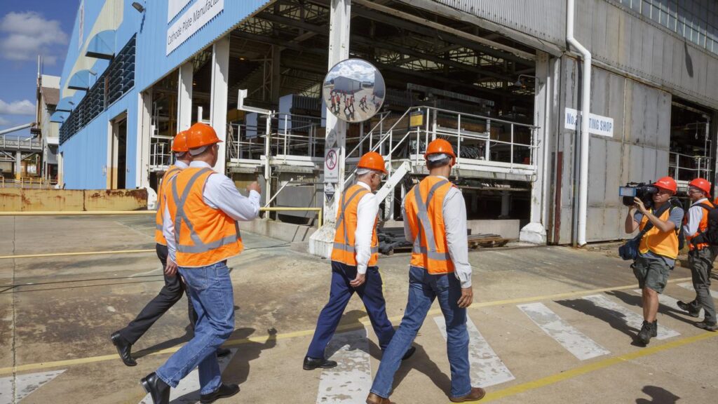 Queensland has called on Glencore and the federal government to agree on a refinery support plan.
