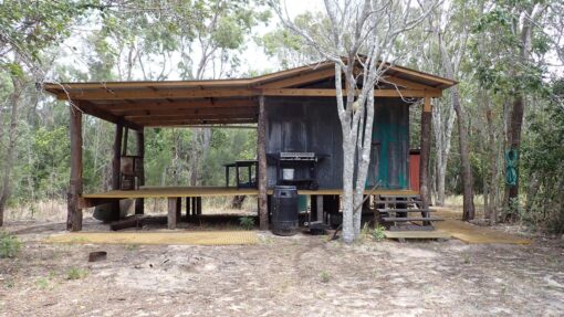 QUEENSLAND NATIONAL PARK ILLEGAL HUT