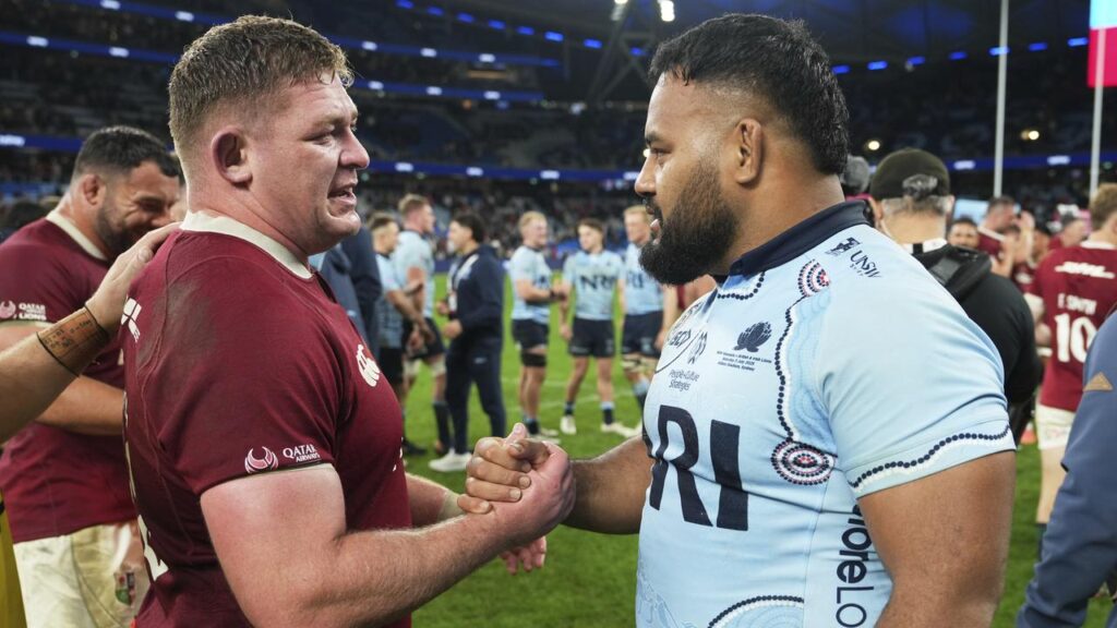 Taniela Tupou (r) has confirmed he’s leaving the Waratahs to play French club rugby.