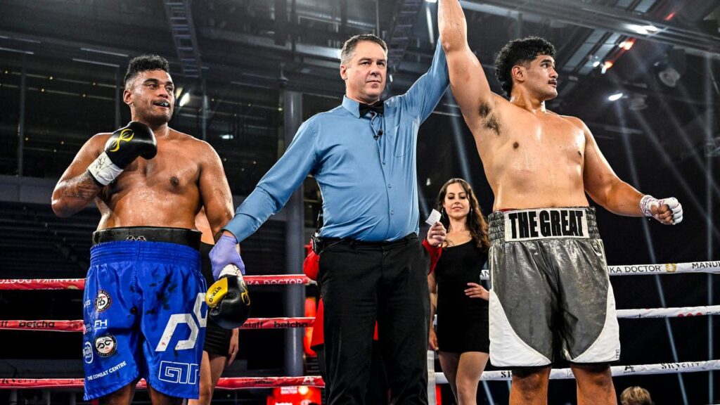 Alex Leapai Jnr (R) has raw power to rival any heavyweight, according to his corner.
