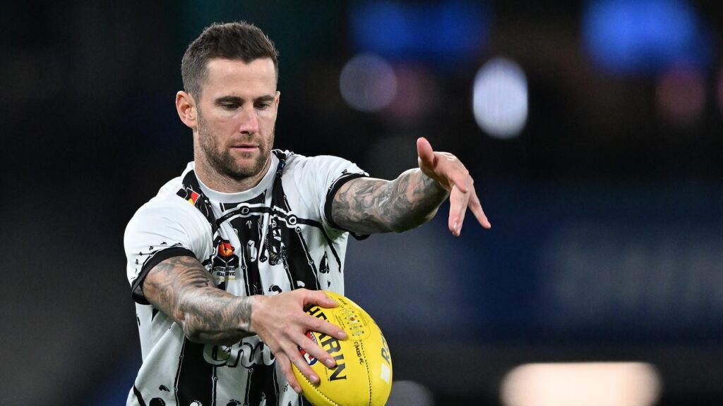 The Kangaroos have made a call on out-of-contract Collingwood star Jeremy Howe.
