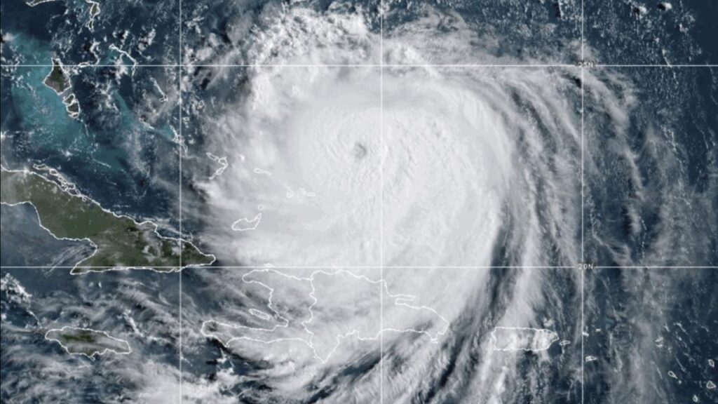Rough seas have prompted some evacuation orders in parts of North Carolina, on the US East Coast.
