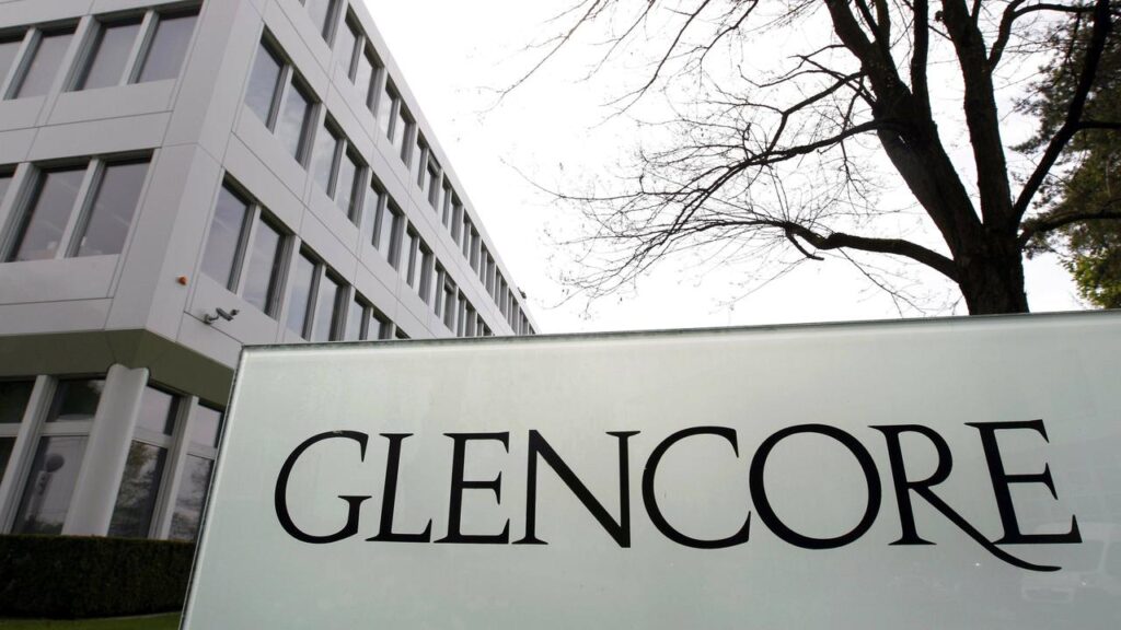 Commodities giant Glencore says it will keep its primary listing in London.
