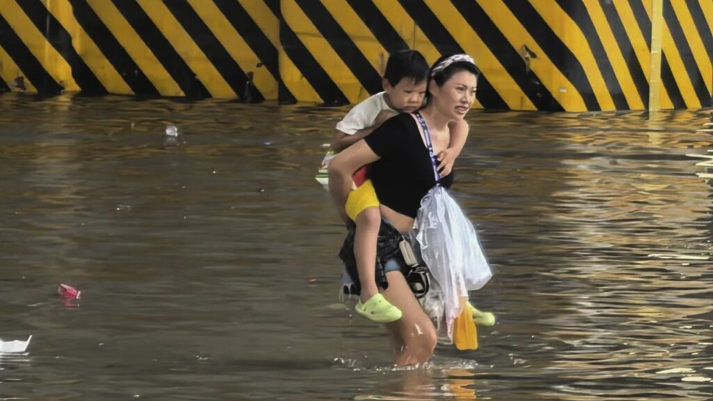 Torrential downpours have stranded some 4000 people in Gansu province’s Yuzhong, China.