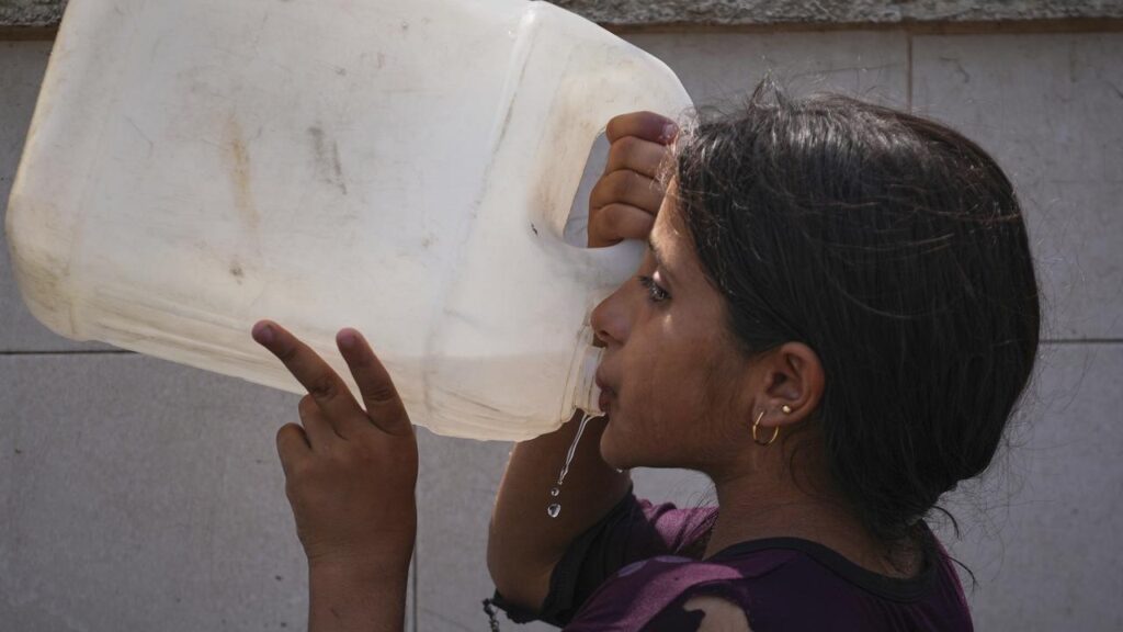 A heatwave in Gaza is increasing water demand and there is a rise in dehydration cases.
