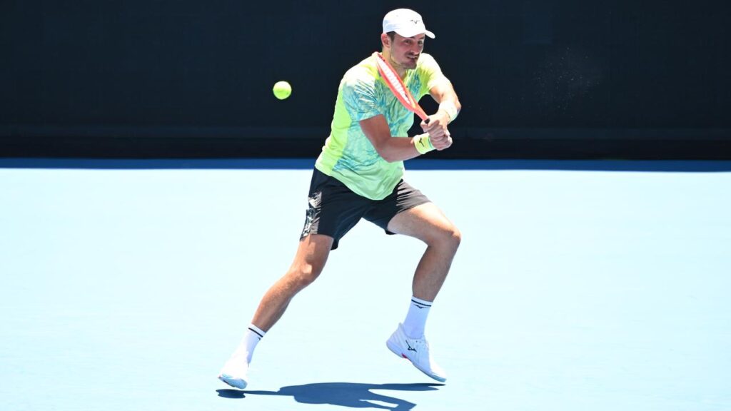 Bernard Tomic has failed in his bid to qualify for the main draw of the US Open at Flushing Meadows.