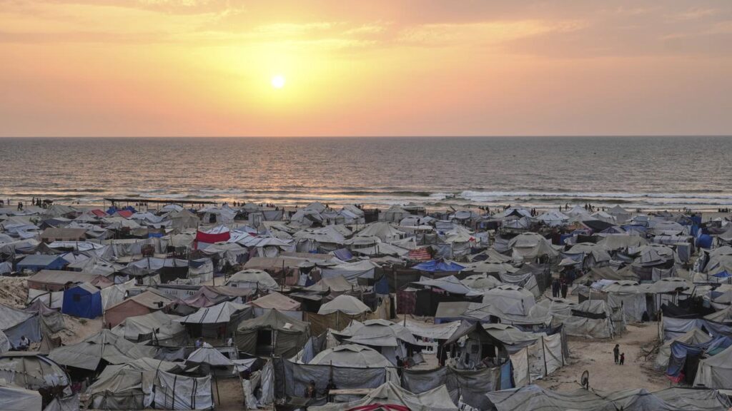 As the humanitarian crisis worsens, mediators, Egypt and Qatar, have not given up on a ceasefire.
