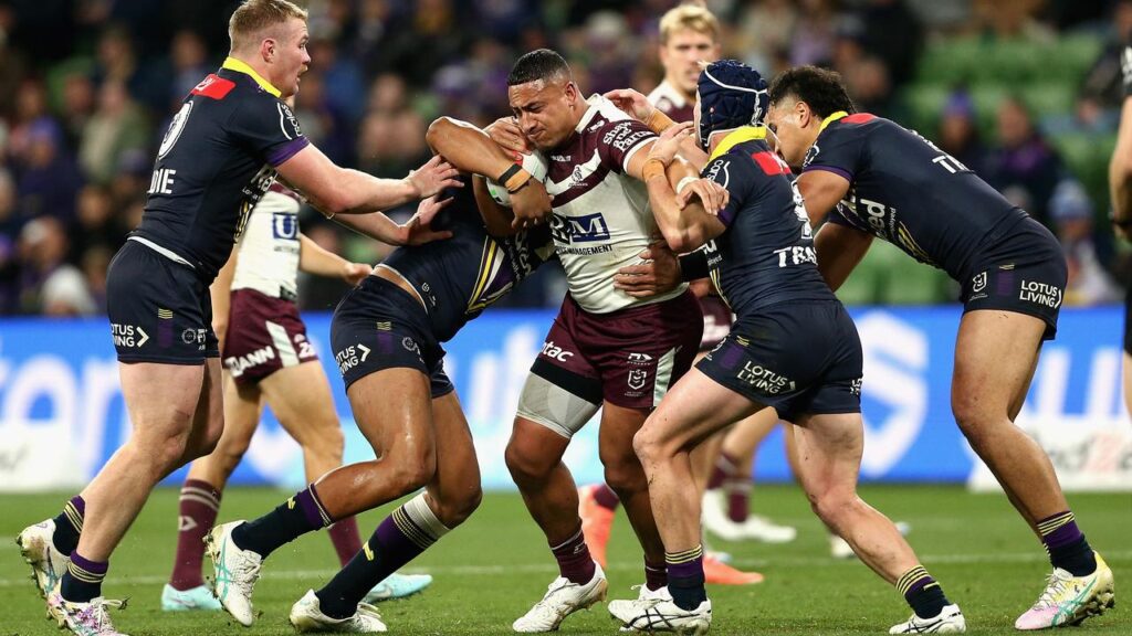 Siua Taukeiaho (c) is in talks to extend his NRL return with Manly.