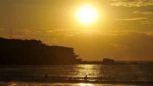 HOT WEATHER AUSTRALIA