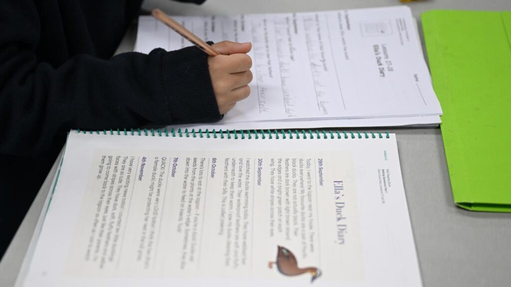 A study has identified gaps in educational advancement in students from public and private schools.

