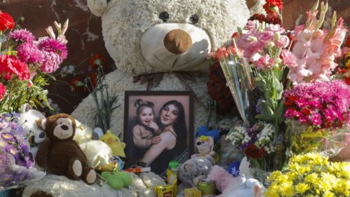 Kyiv bids farewell to mum and daughter