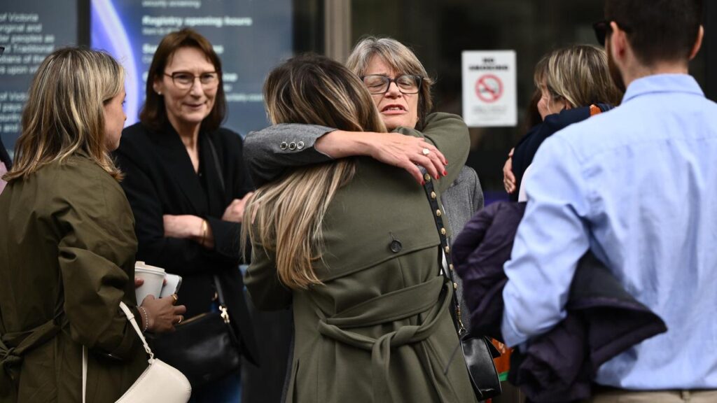 Pauline Hodder (centre) said the nature of her daughter’s death had made her grief “unbearable”.
