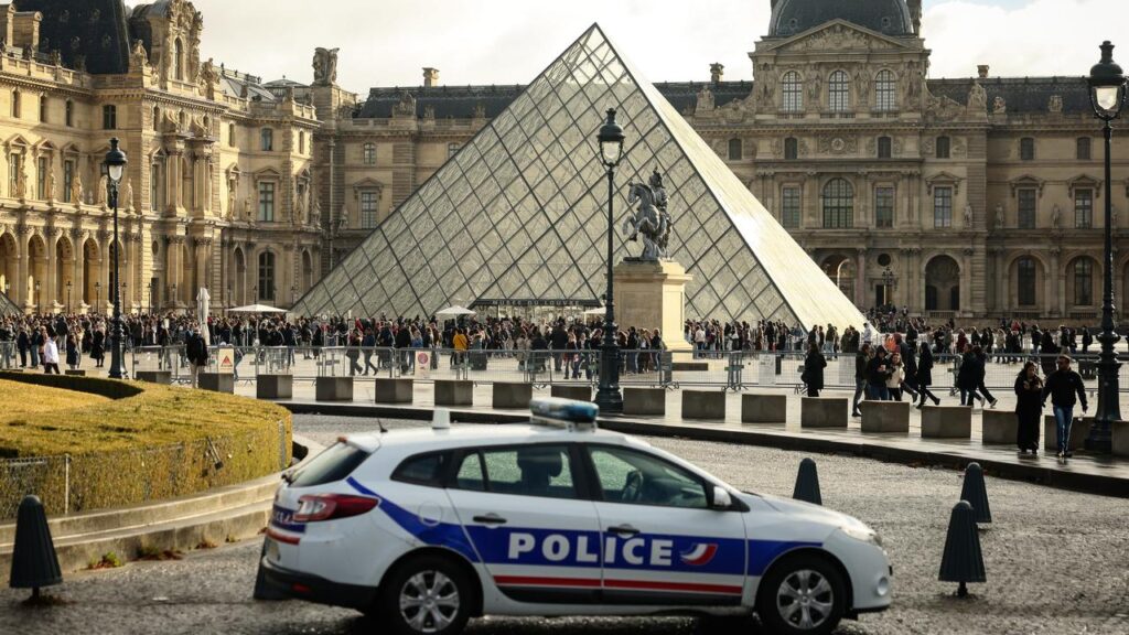 The Paris prosecutor says a number of suspects have been arrested over the theft from the Louvre.