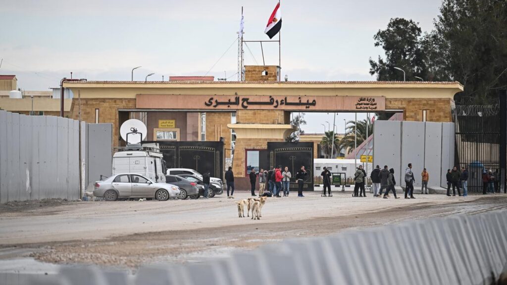 Israeli Prime Minister Benjamin Netanyahu has denied claims the Gaza-Egypt border was set to open.