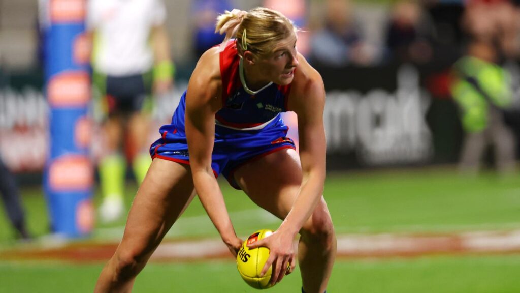 Isabelle Pritchard racked up 32 hitouts and 11 disposals as the Western Bulldogs crushed Essendon.
