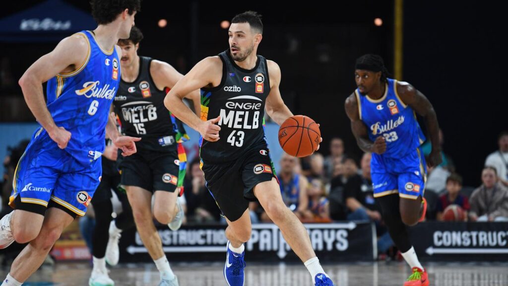 Melbourne United’s Chris Goulding (c) has risen to third on the NBL’s alltime 3-point scoring list.