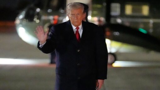 Trump aims to clinch deal with China's Xi on Asia trip Donald Trump