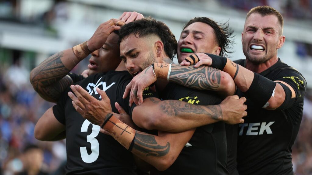 The Kiwis have hung on to win a thrilling Pacific Cup opener against Samoa.
