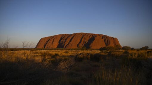 Symbolic handback of Uluru celebrated 40 years on ULURU CLIMB CLOSURE COVERAGE