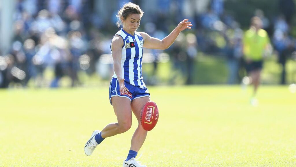 Ash Riddell had another 40-disposal game as North Melbourne extended their AFLW winning streak.