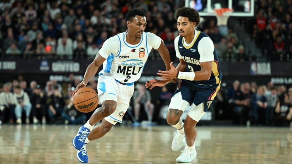 Import Tyson Walker (l) has hit the ground running with Melbourne United in the NBL.