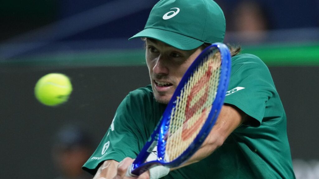 Alex de Minaur has reached the 30th semi-final of his ATP tournament career in Vienna.