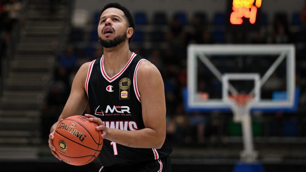 Tyler Harvey was in hot form for the Illawarra Hawks as they thumped the Brisbane Bullets.
