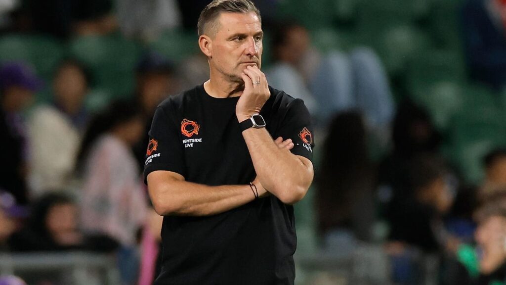 David Zdrilic has been sacked by Perth Glory after a disappointing start to the new season.