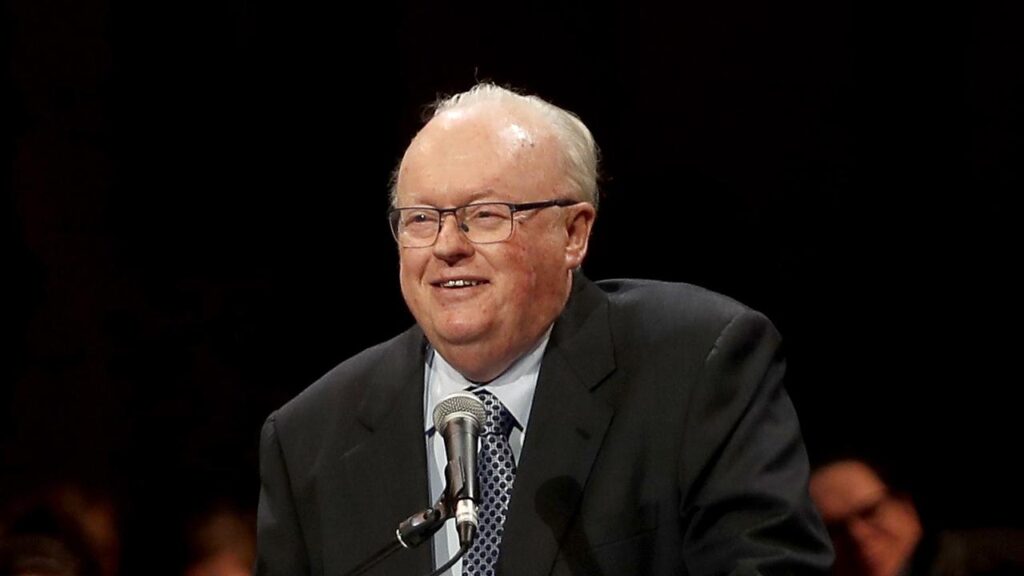 Graham Richardson’s wife has accepted an offer of a state funeral for the former Labor heavyweight.
