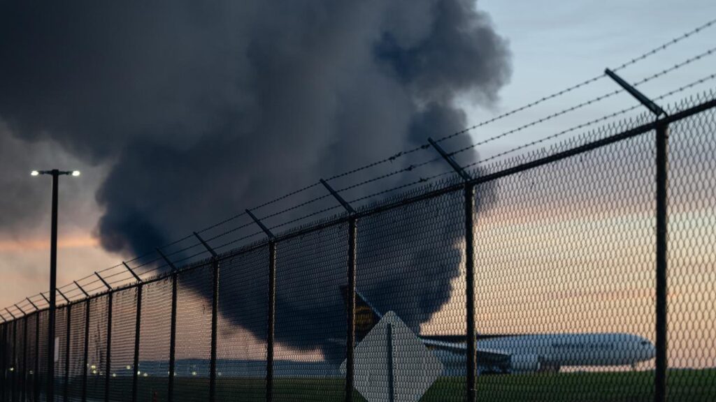 A large cargo plane that crashed in Kentucky lost an engine as it was taking off, investigators say.
