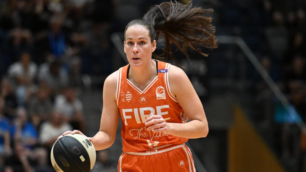 Alicia Froling impressed with 11 points and 13 rebounds in Townsville’s easy road win over Geelong.
