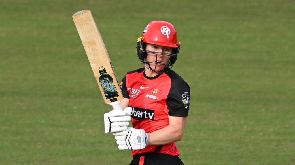 Renegades skipper Georgia Wareham shone with bat and ball in the WBBL win over Sydney Thunder.
