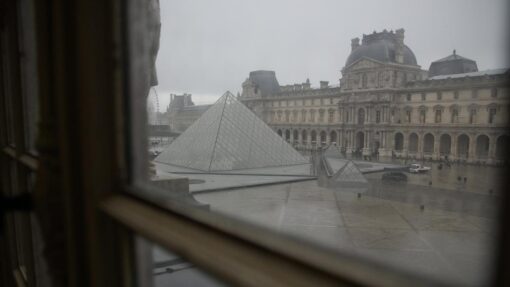 Louvre to add 100 cameras and anti-intrusion systems France Louvre