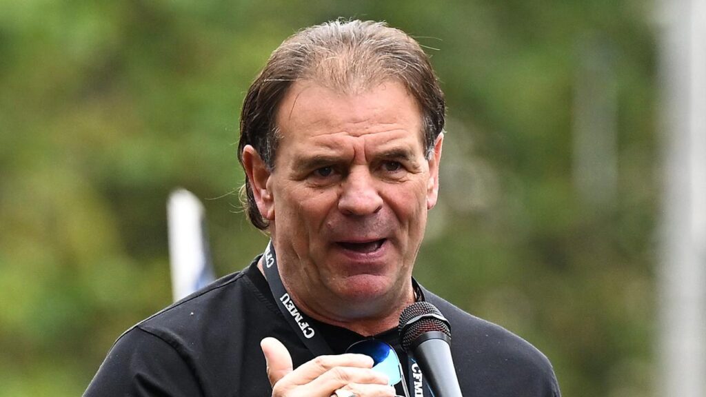 Police allege John Setka sent threatening, offensive and abusive emails to a CFMEU administrator.
