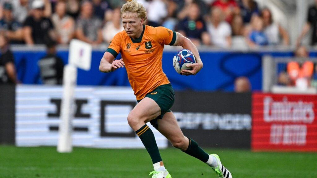 NRL recruit Carter Gordon is back in the No.10 shirt for the Wallabies against Italy in Udine.
