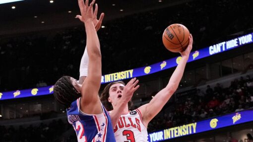 Giddey joins NBA legend as Bulls roar to last-gasp win Josh Giddey,Trendon Watford