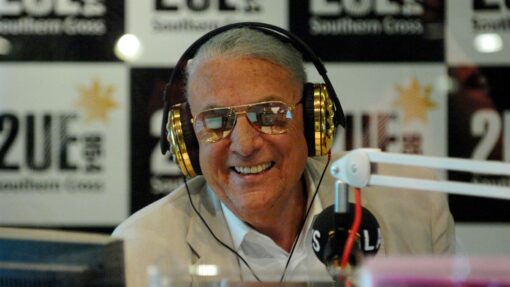 Tributes pour in for Australia's 'Golden Tonsils' JOHN LAWS LAST SHOW