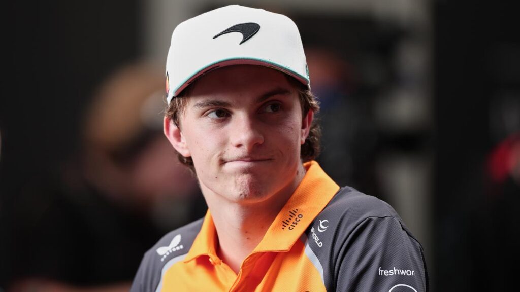 World championship contender Oscar Piastri is “fighting back”, according to his McLaren team boss.
