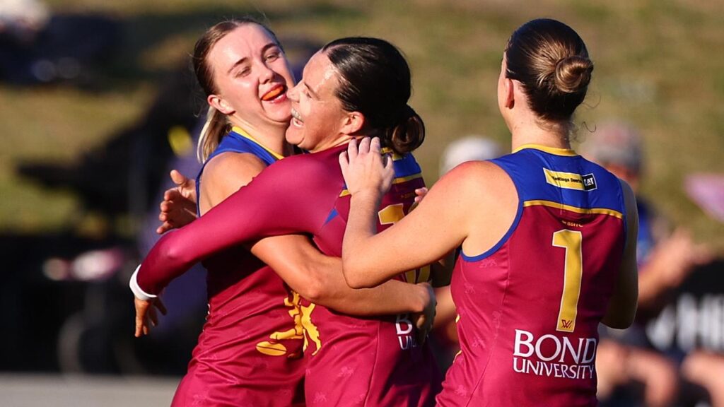 Neasa Dooley (l) has tasted success in Ireland and now wants to experience it in the AFLW.
