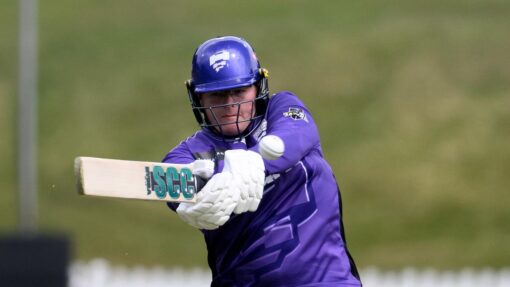 Sixers teen's surprise hat-trick as Thunder fizzles out WBBL HURRICANES HEAT WOMEN