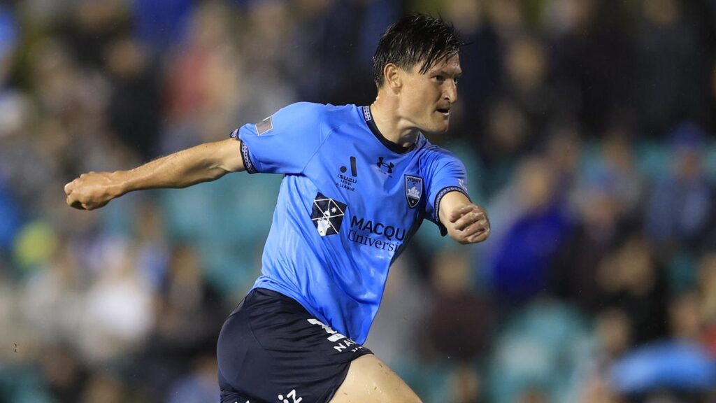 A Joe Lolley double for Sydney FC has left Melbourne Victory in a sticky situation in the ALM.
