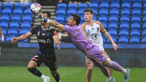 Jets soar through downpour to beat Auckland ALEAGUE AUCKLAND JETS