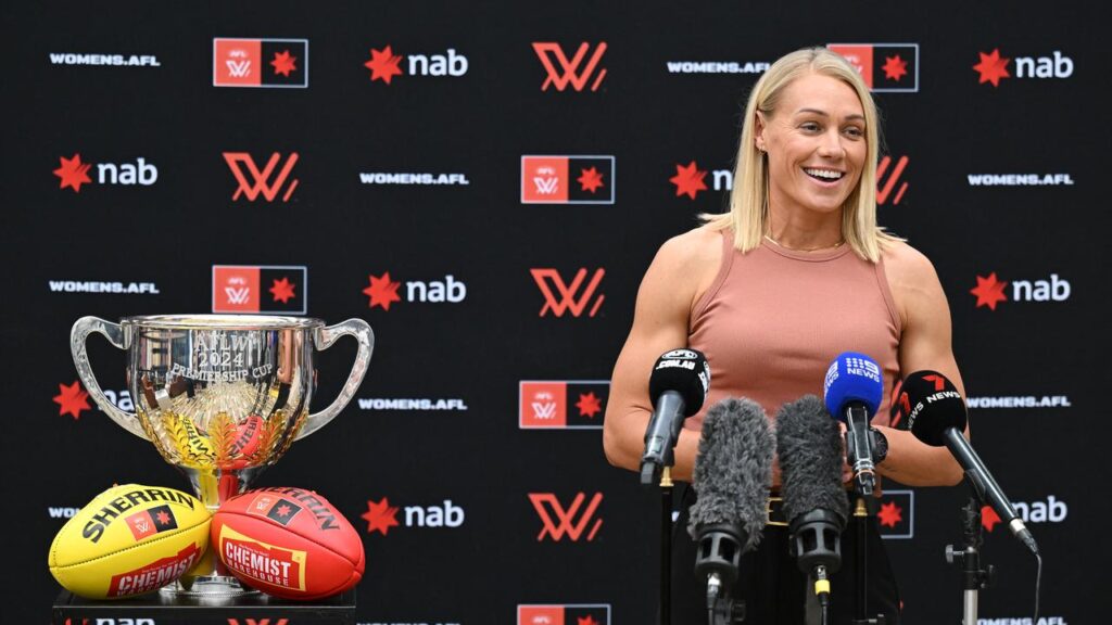 Erin Phillips is leaving her job with the AFL to bolster struggling AFLW team Gold Coast.
