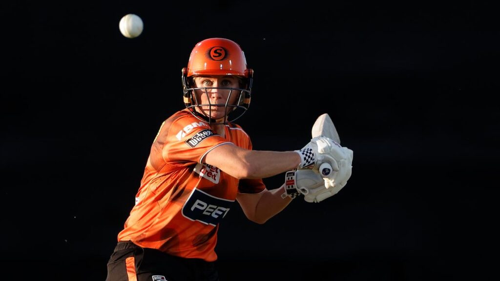 Beth Mooney struck 105 off 73 balls for Perth Scorchers against Brisbane Heat at Allan Border Field.
